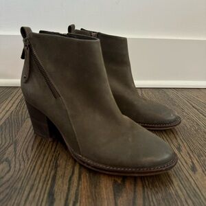 Blondo Nivada Leather Waterproof Ankle Boots size 10